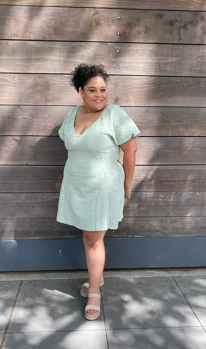 green emerald velvet dress Dessiny Elegant Sage Green Bridesmaid Dresses Plus Size for Women with Slit  Short Sleeves V Neck Pleated Chiffon Bridesmaid Dresses 2024 with Pocket  US8: Buy Online at Best Price in UAE - main image 1